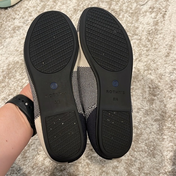 Rothys Women's The Flat Captoe Black White Size 6.5 - Picture 6 of 7